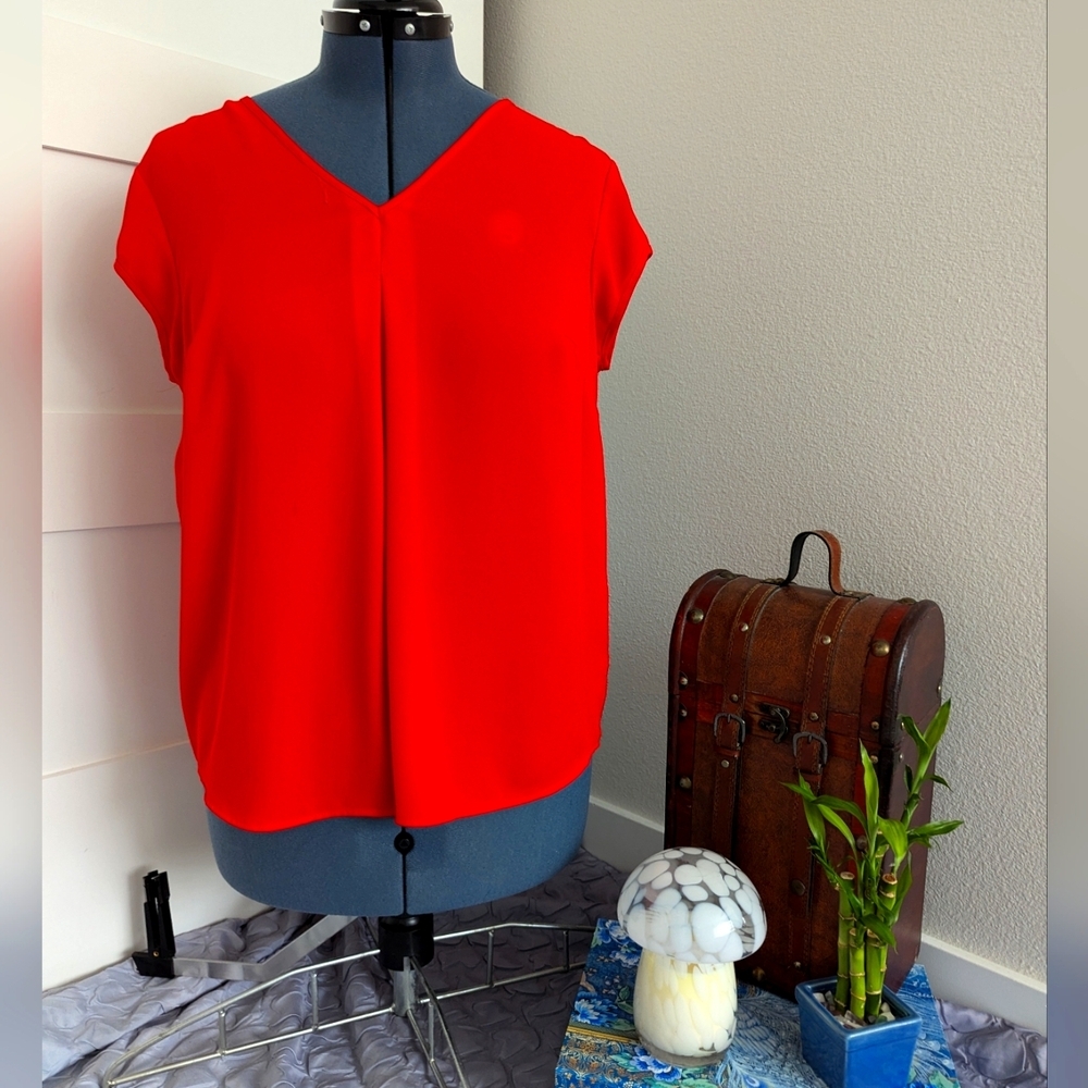 Red Short Sleeve Blouse w/ back detail, Large